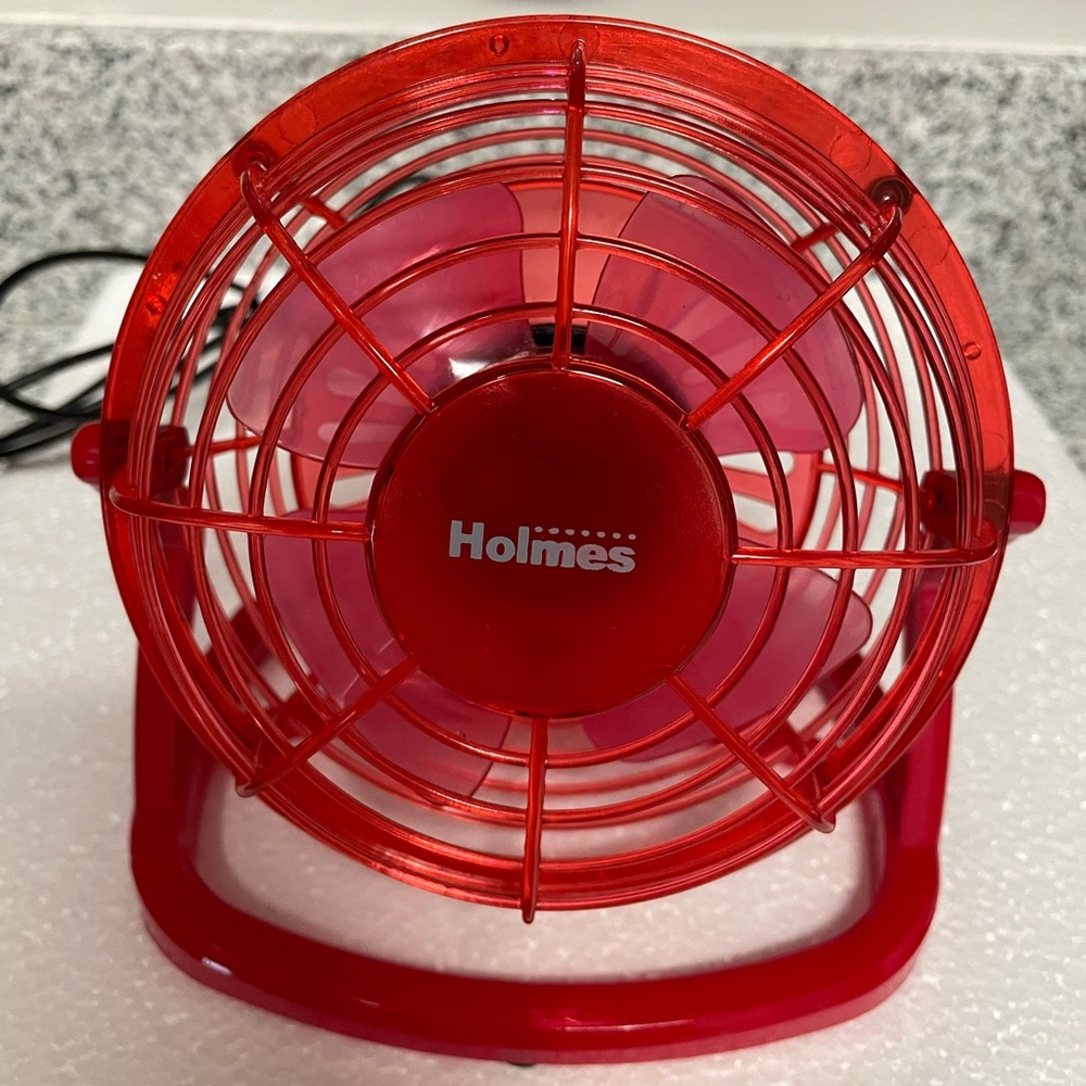 EUC, Holmes Mini Fan with a stand can be powered by your USB Port on your Laptop